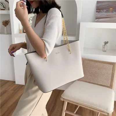  LUXURY HANDBAG COLLECTION