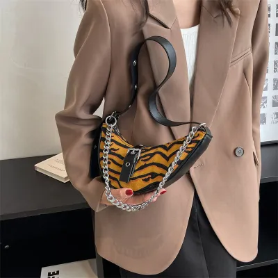 PREMIUM SMALL SQUARE HANDBAG