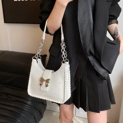 ULTRA MODERN STYLE LADIES PURSE