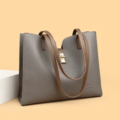 Fashion Forward Carry Tote