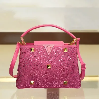 Chic Design Everyday Hand Bag