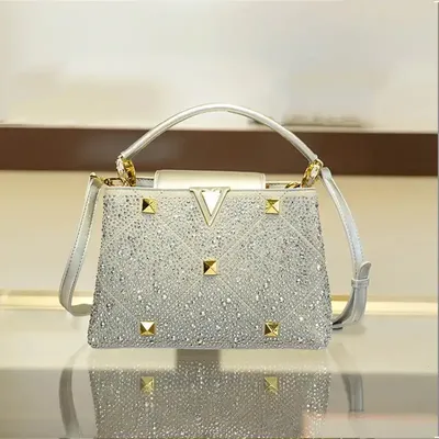 Chic Design Everyday Hand Bag