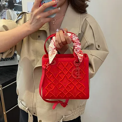 High-End Embroidered Princess Diana Bag | Retro Silk Scarf Diamond Shoulder Handbag