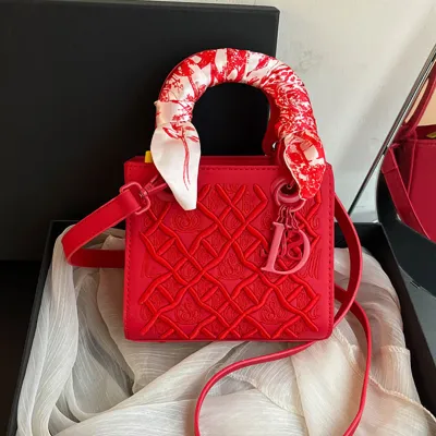High-End Embroidered Princess Diana Bag | Retro Silk Scarf Diamond Shoulder Handbag