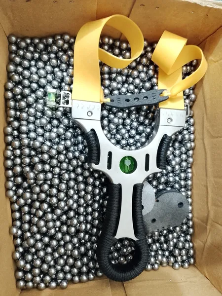 Snow Green Stone  Slingshot সবুজ পাথর যুক্ত স্টিলের তৈরী গুলতি