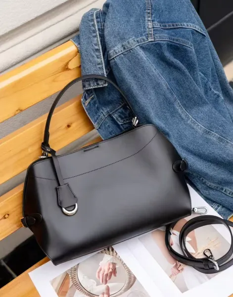 Women’s Simple Genuine Leather Messenger Bag