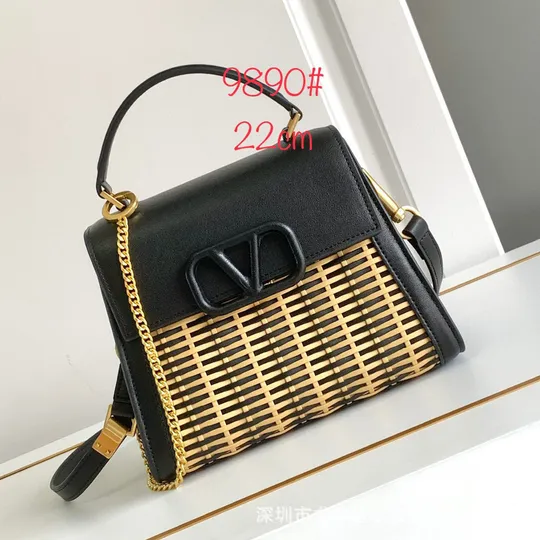  High-end Woven Leather Handbag