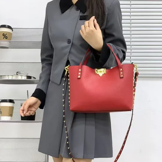 Retro Rivet Large Capacity Tote Bag