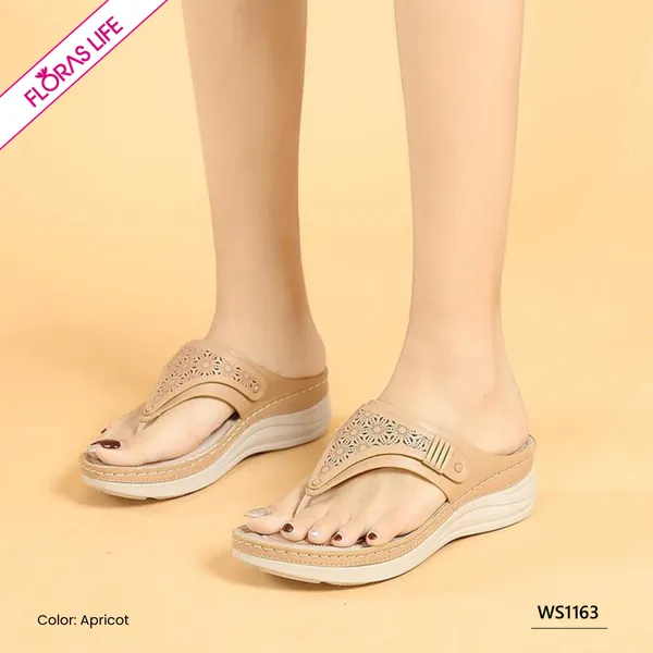 SASSY SOLES WOMEN'S SANDAL