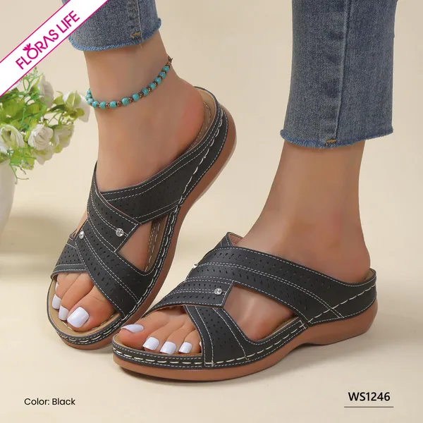 COASTAL CHARM WOMEN'S SANDAL