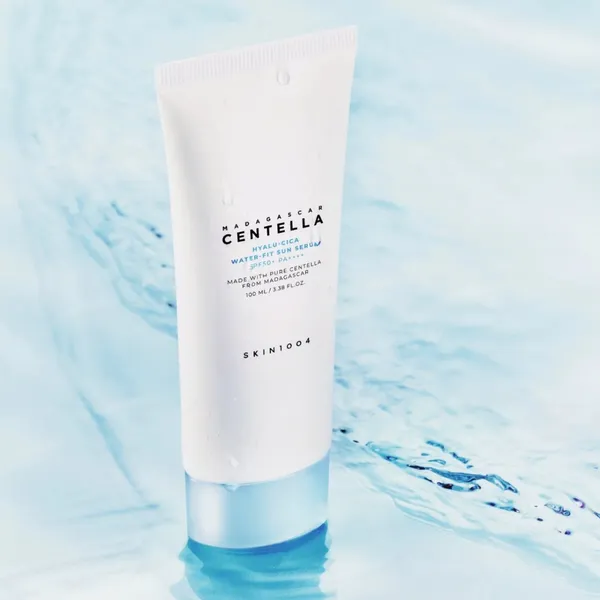 Skin1004 Madagascar Centella Hyalu Cica Water Fit Sun Serum SPF50+ PA++++ (100ml)