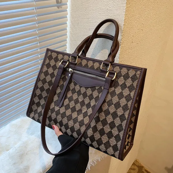 Lattice coffee color